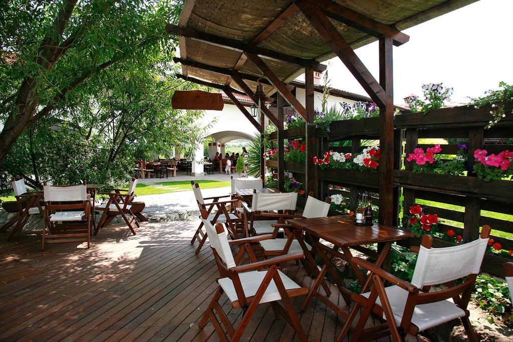 Wine & Spa Complex Starosel Buitenkant foto